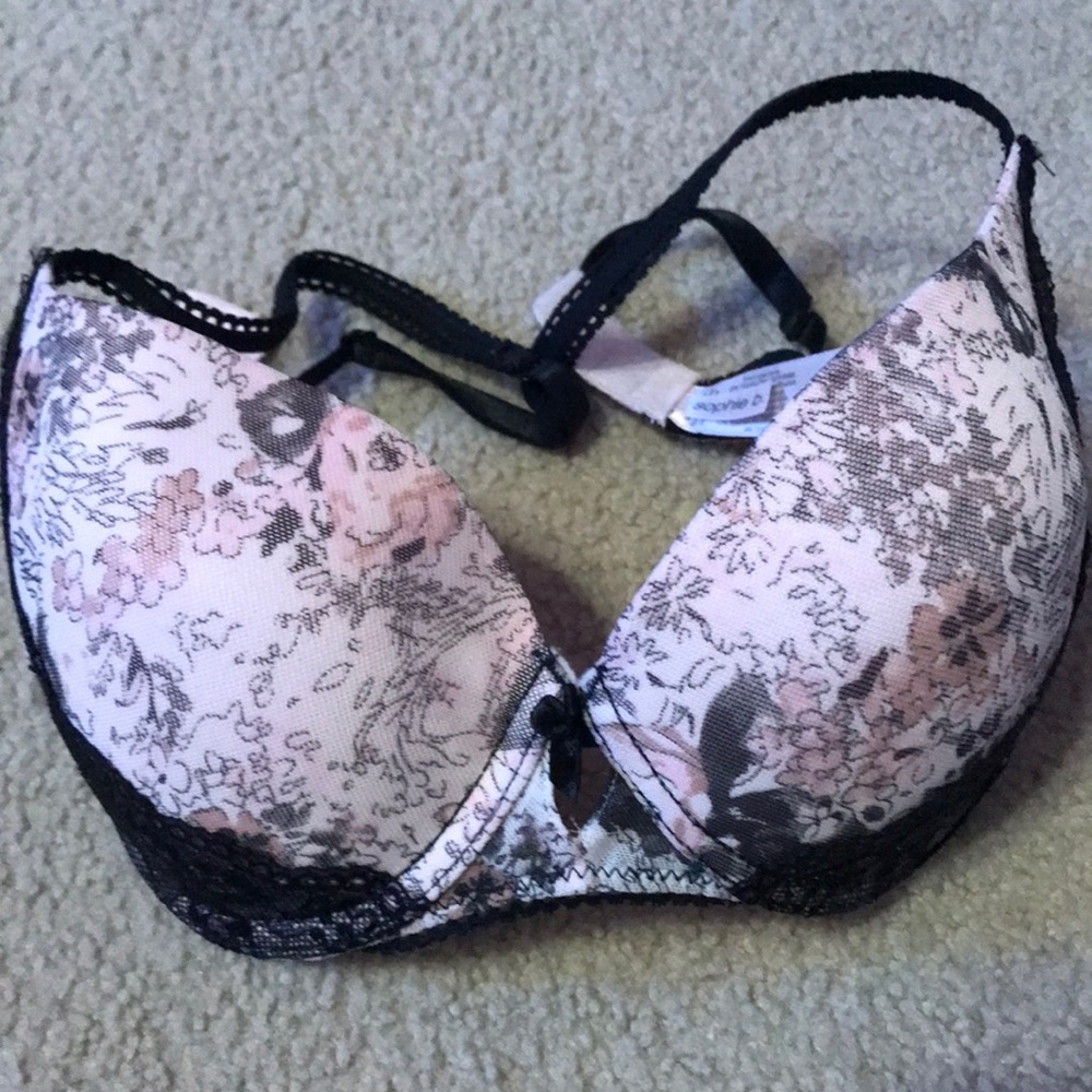 Sophie b. Bra 36c